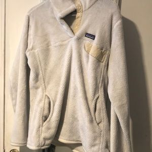 White Patagonia pull over